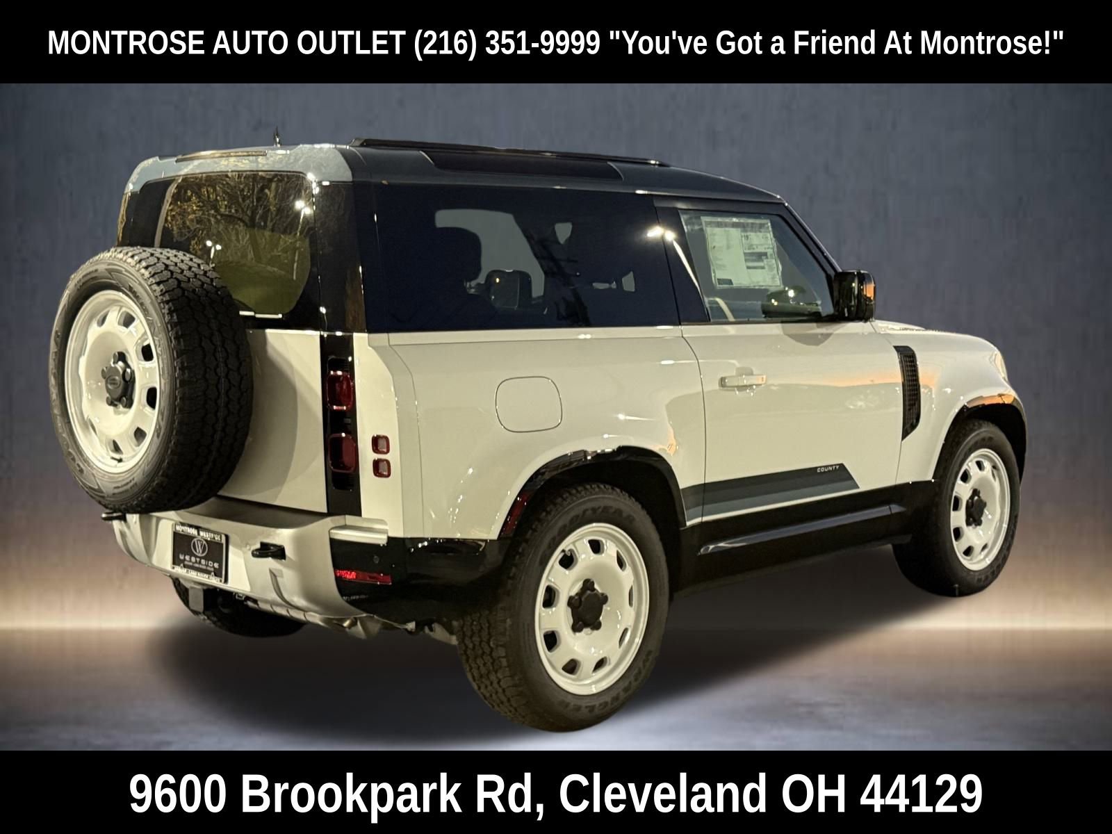 New 2025 Land Rover Defender 90 S image 5