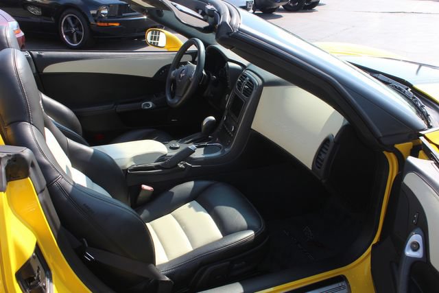 Used 2009 Chevrolet Corvette Convertible w/ Preferred Equipment Group RWD image 14