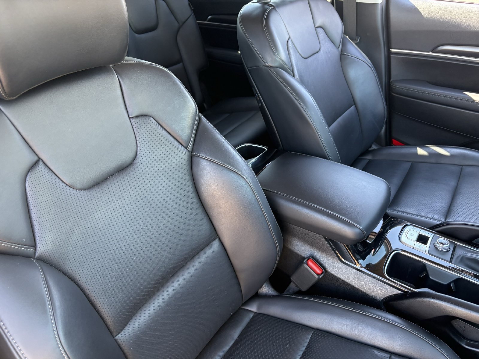 Used 2025 Kia Telluride S FWD image 12