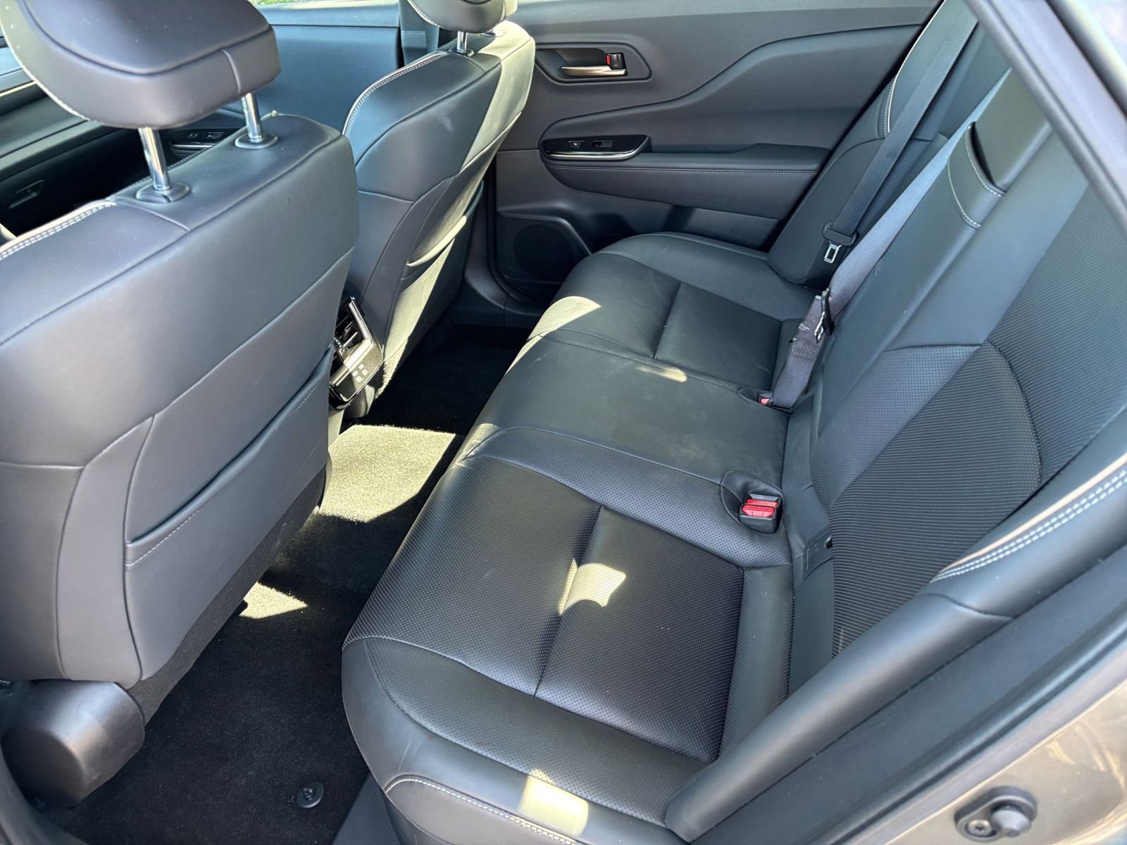 Used 2025 Toyota Crown XLE image 27