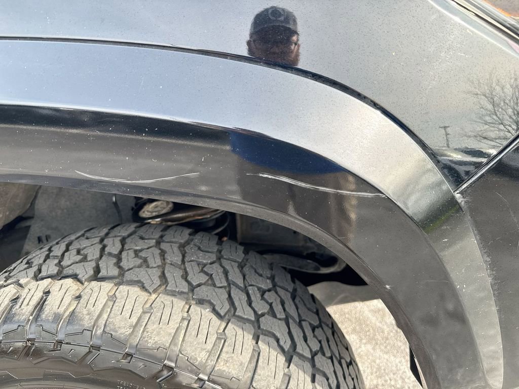 Used 2016 Toyota Tacoma Limited w/ Towing Package image 31