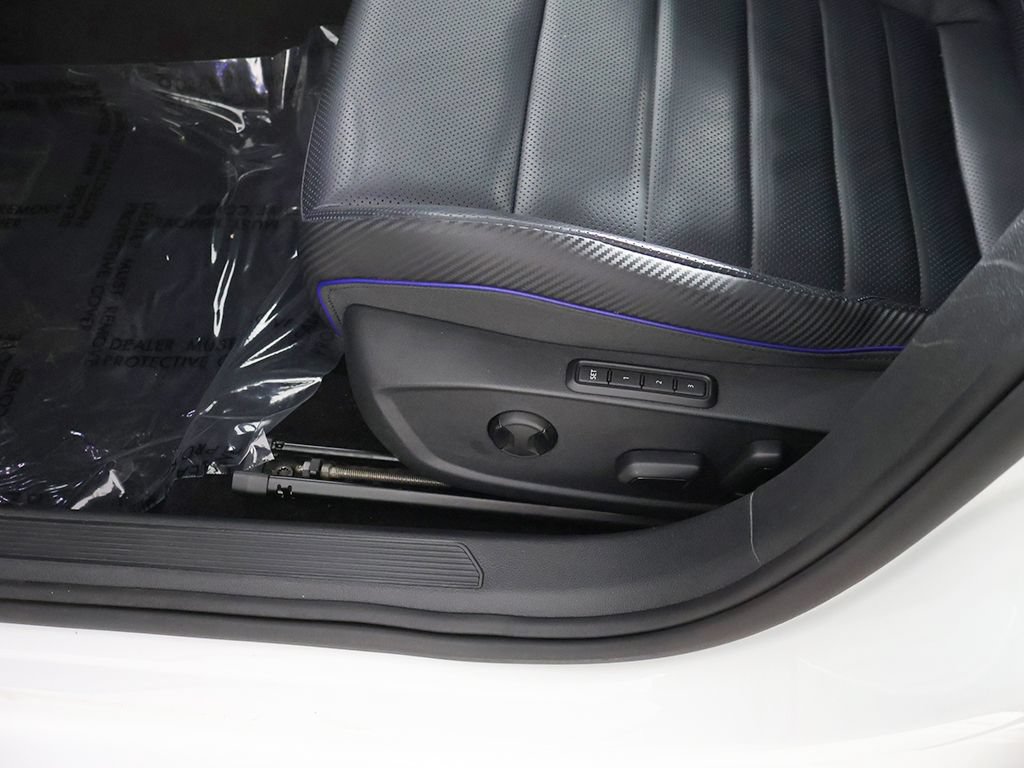 Used 2024 Volkswagen Golf R AWD/4WD image 35
