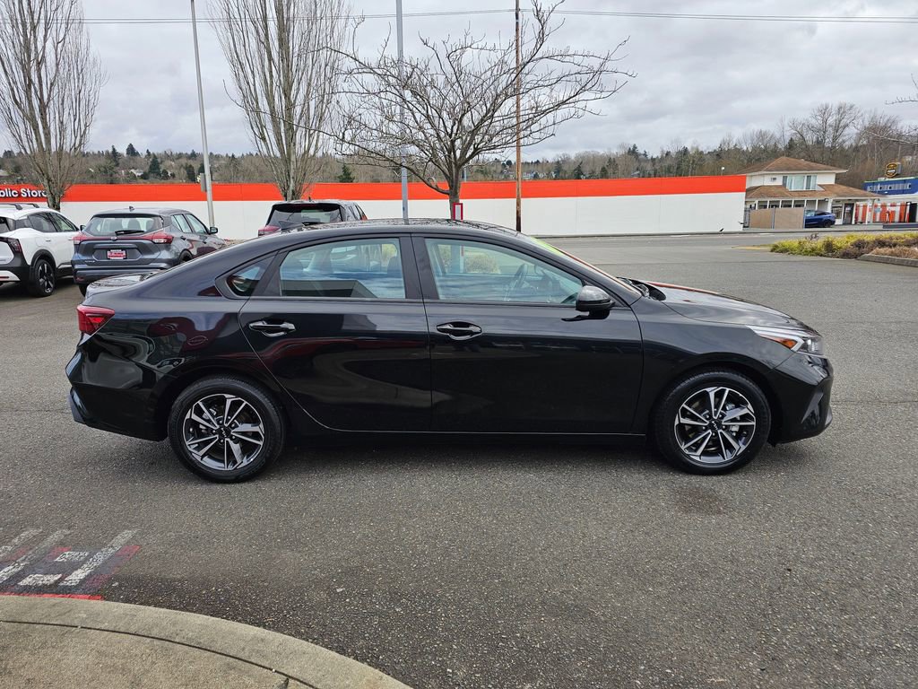 Used 2024 Kia Forte LXS image 4
