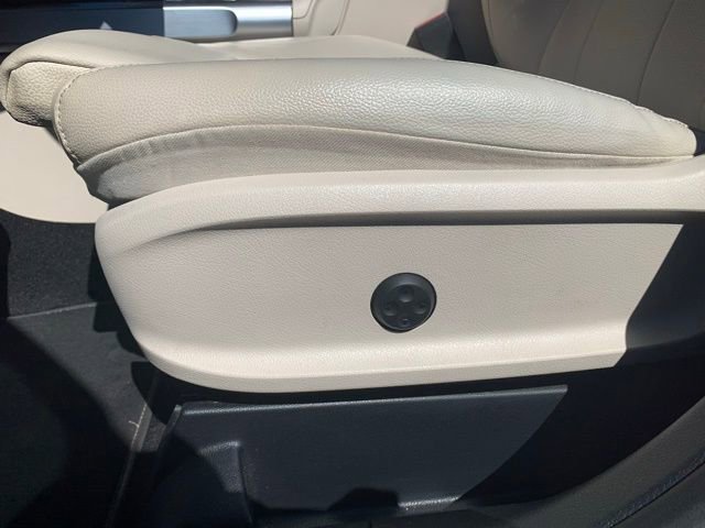 Used 2021 Mercedes-Benz GLB 250 image 21