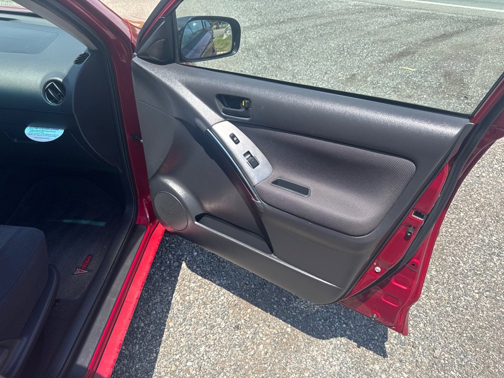 Used 2004 Pontiac Vibe w/ Moon And Tunes Value Package FWD image 25
