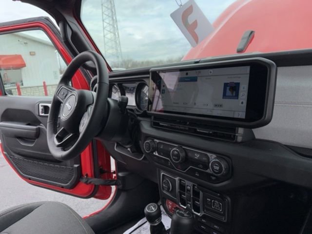 Used 2025 Jeep Wrangler Willys 4xe image 23