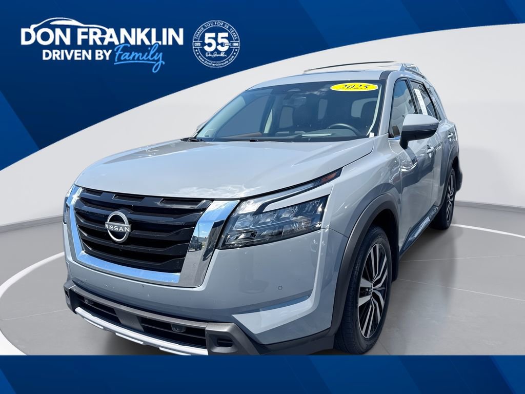 Used 2025 Nissan Pathfinder Platinum AWD/4WD image 1