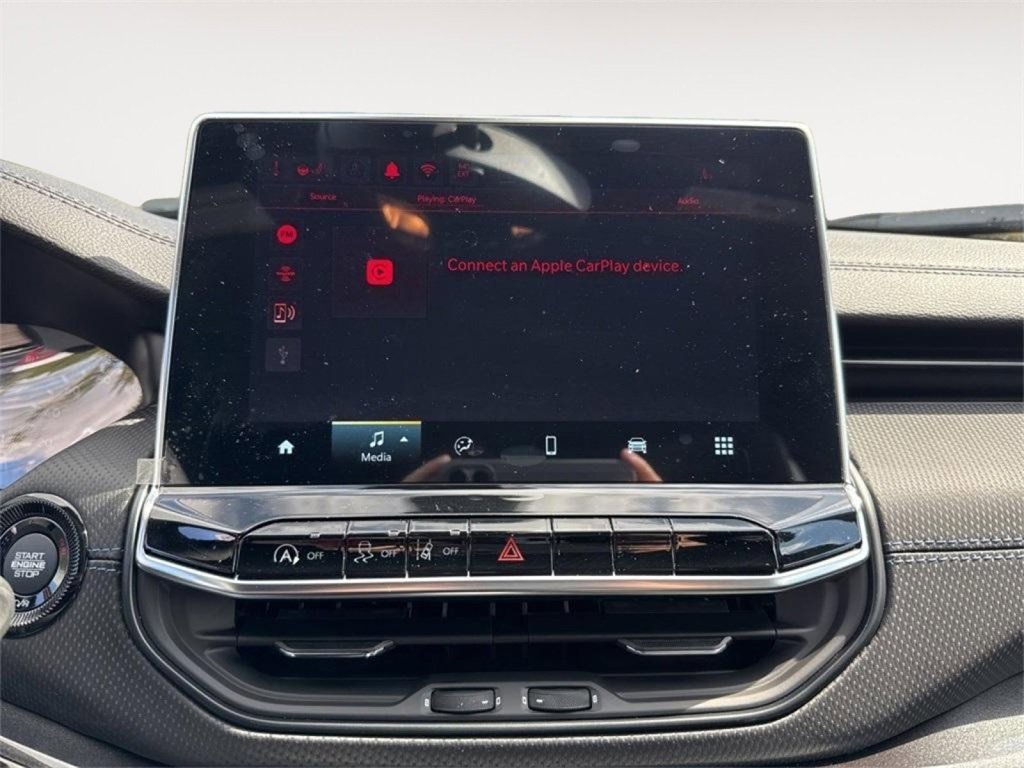 New 2025 Jeep Compass Latitude w/ Altitude Special Edition image 14