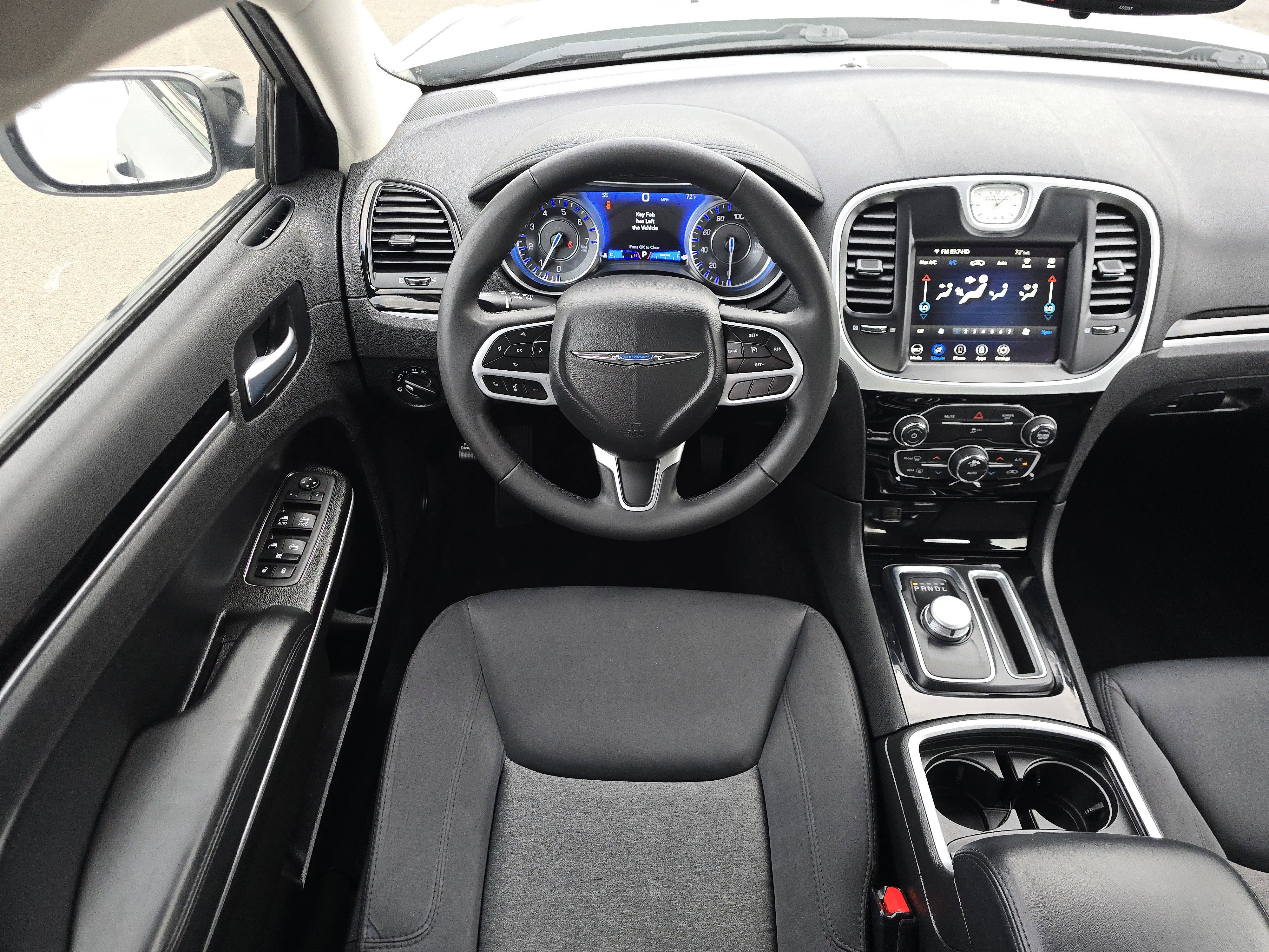 Used 2023 Chrysler 300 Touring w/ Sport Appearance Package RWD image 18