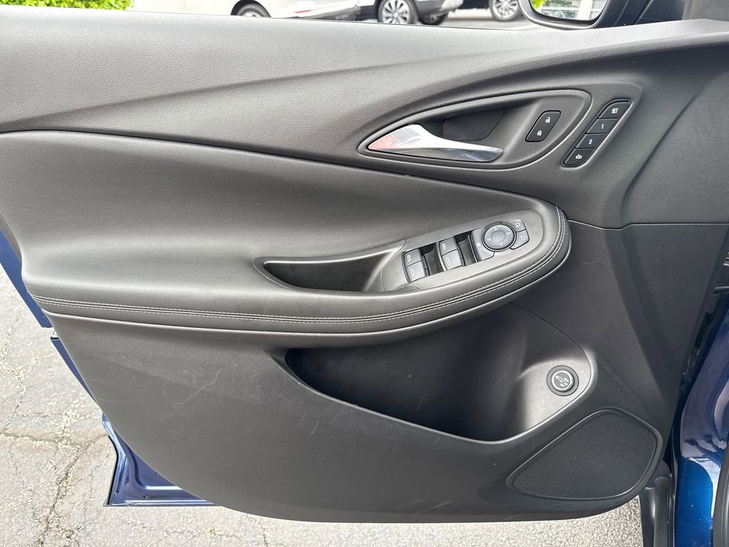 Certified 2023 Buick Encore GX Essence w/ Experience Buick Package FWD image 15