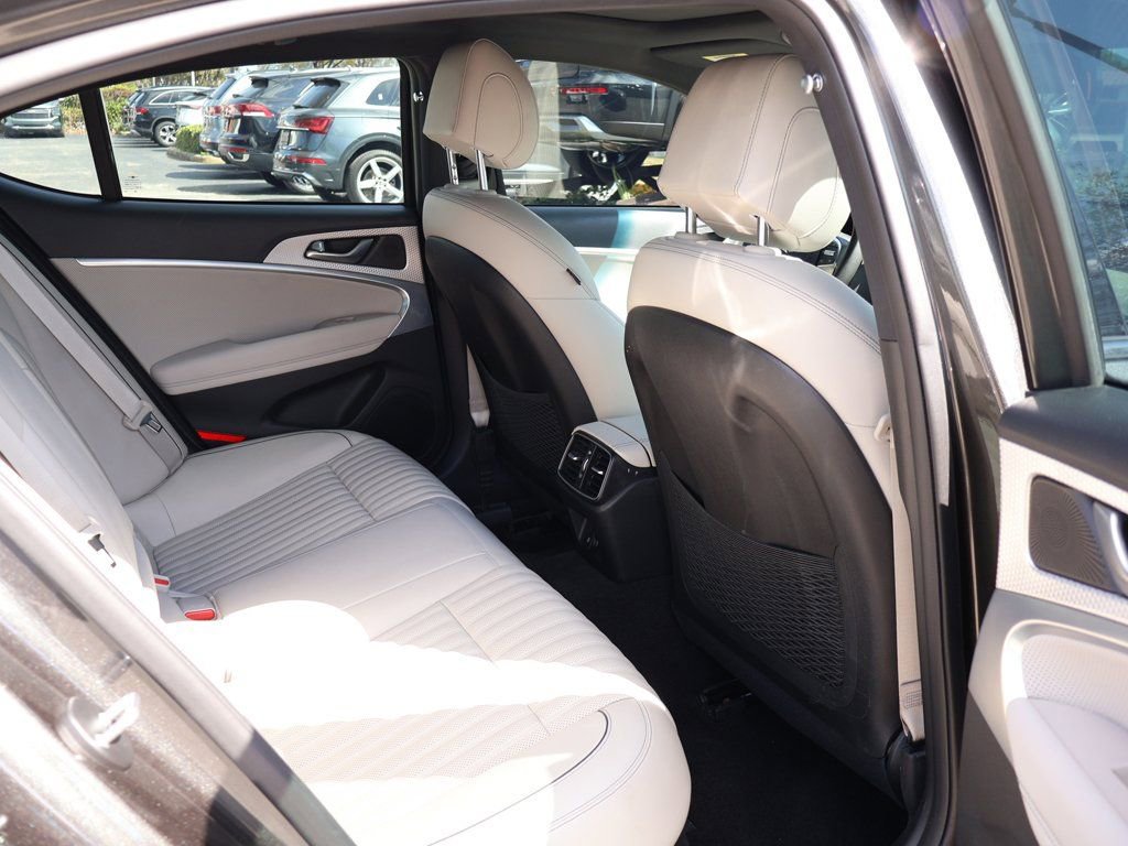 Used 2023 Genesis G70 2.0T w/ Sport Prestige Package image 37