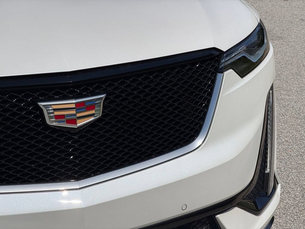 Certified 2024 Cadillac XT6 Sport w/ LPO, Floor Liner Package AWD/4WD image 8