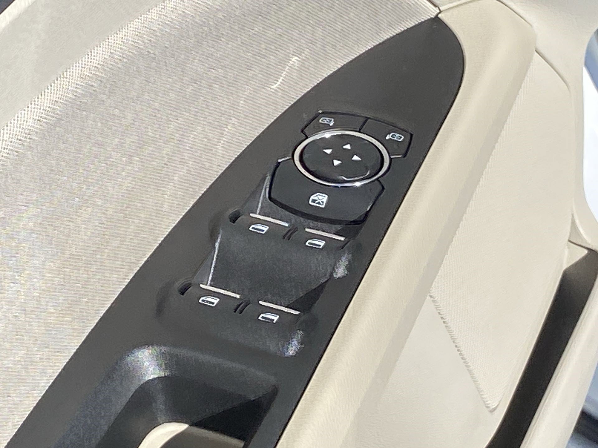 Used 2019 Ford Fusion SE image 26