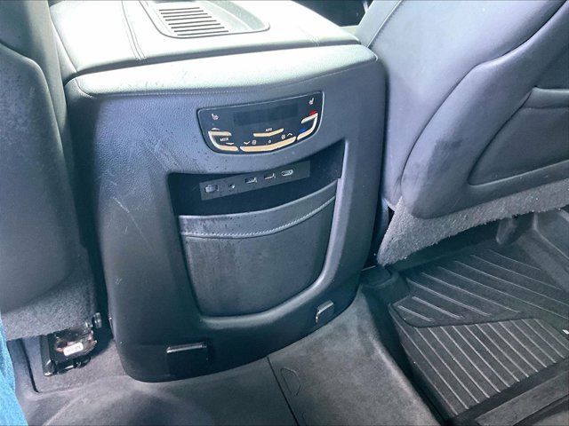 Used 2020 Cadillac Escalade ESV Luxury RWD image 25