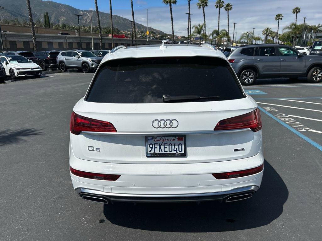 Used 2023 Audi Q5 2.0T Premium w/ Convenience Package AWD/4WD image 5