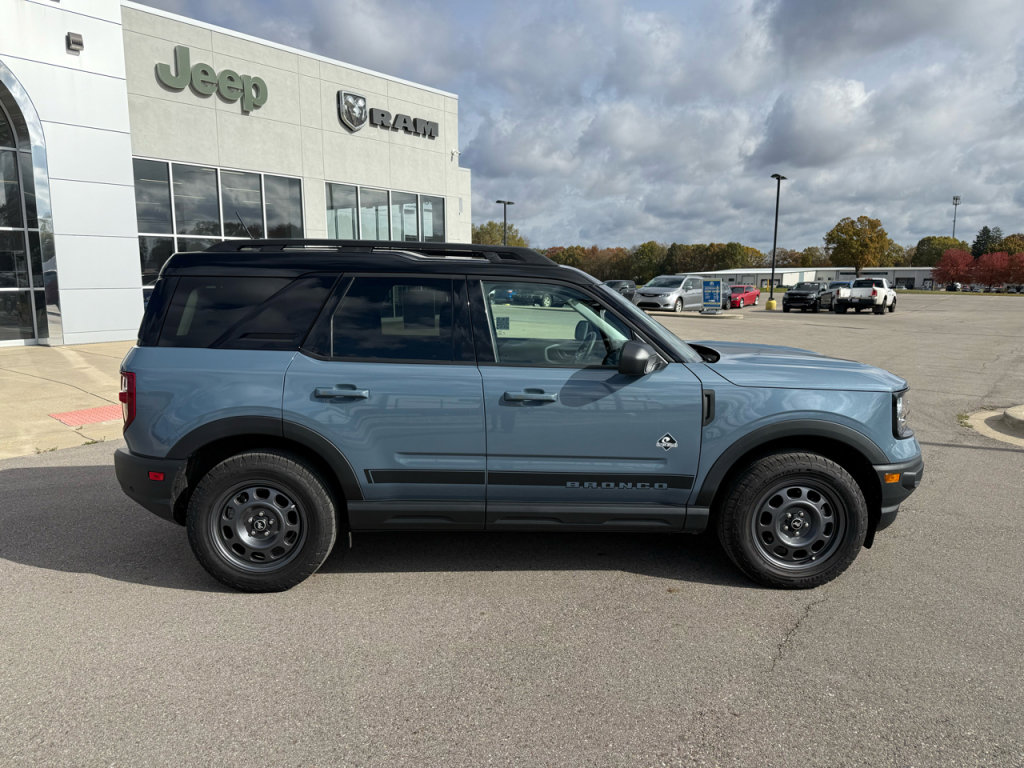 Used 2024 Ford Bronco Sport Outer Banks image 2