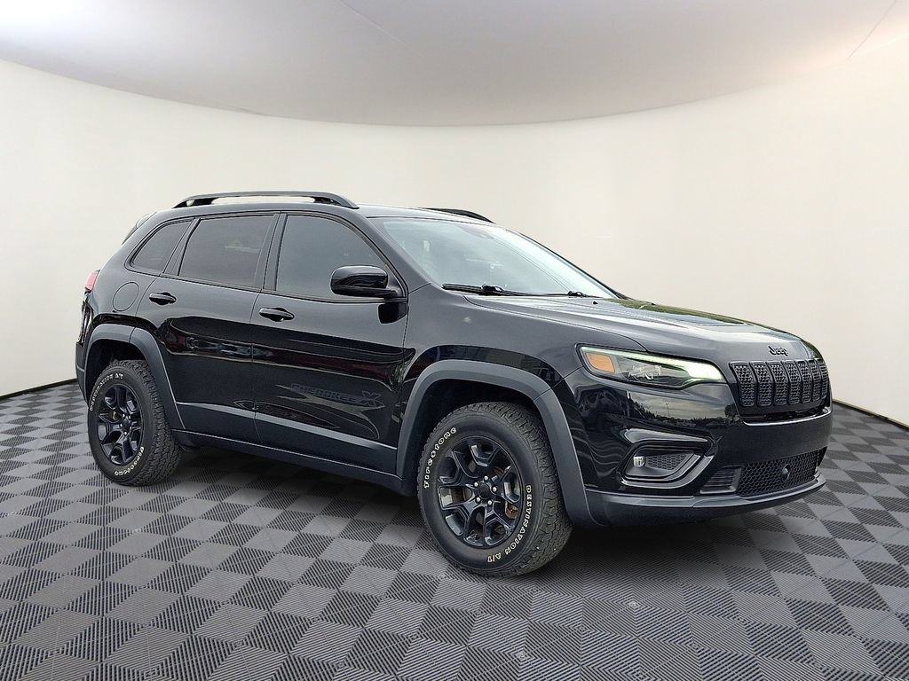 Used 2022 Jeep Cherokee Latitude AWD/4WD image 1
