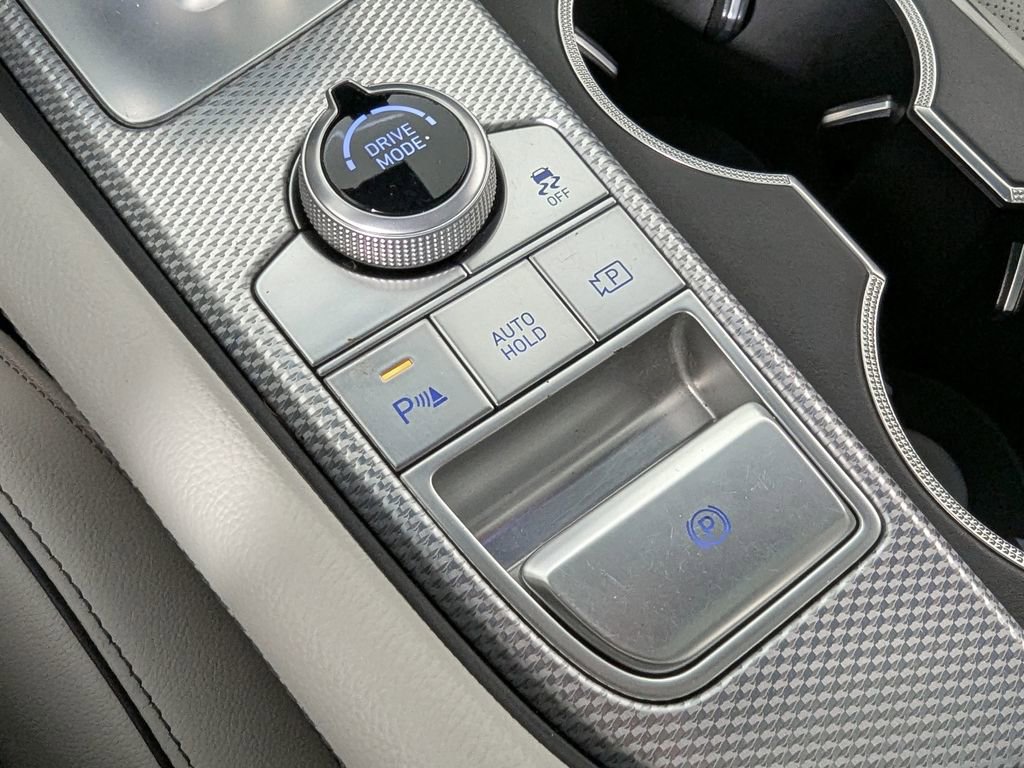 Used 2022 Genesis G70 2.0T w/ Prestige Package RWD image 38