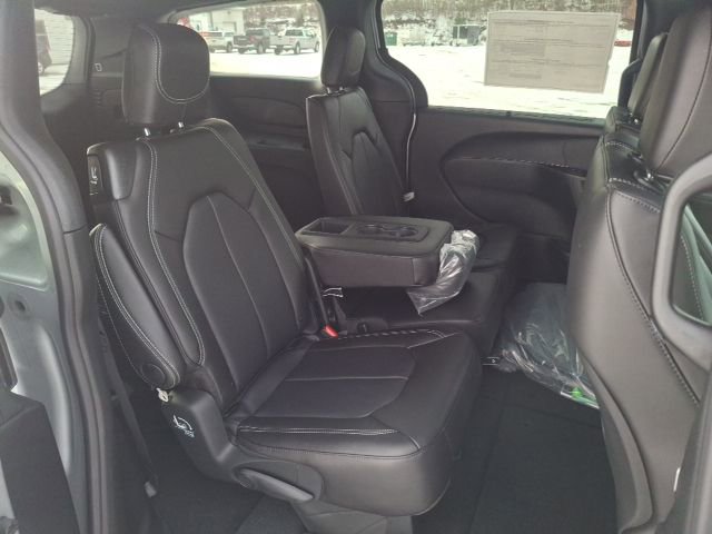 New 2026 Chrysler Pacifica Select image 27