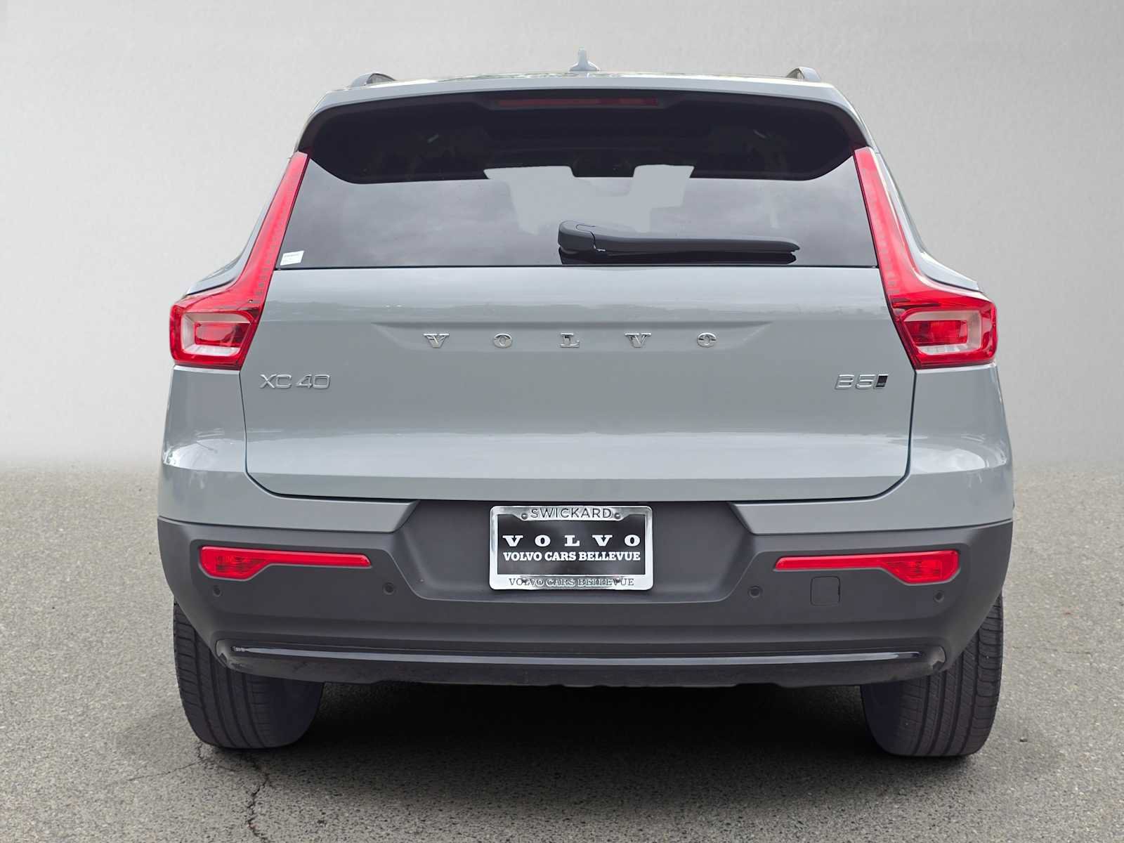 Used 2026 Volvo XC40 B5 Plus w/ Protection Package Premier AWD/4WD image 4