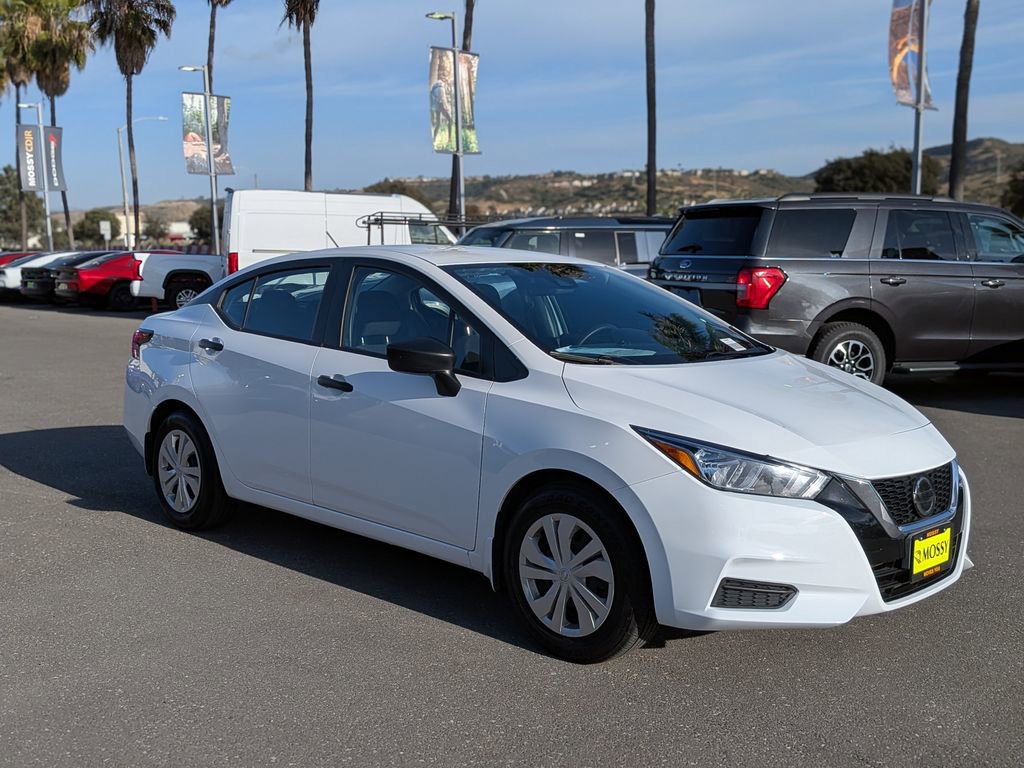 Used 2022 Nissan Versa S w/ Trunk Package FWD image 1