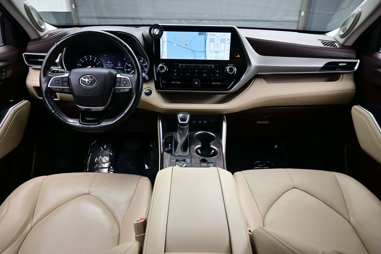 Used 2020 Toyota Highlander Platinum AWD/4WD image 18