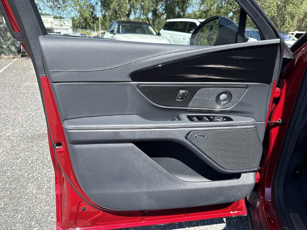 New 2026 Lincoln Nautilus Reserve w/ Jet Appearance Package AWD/4WD image 18