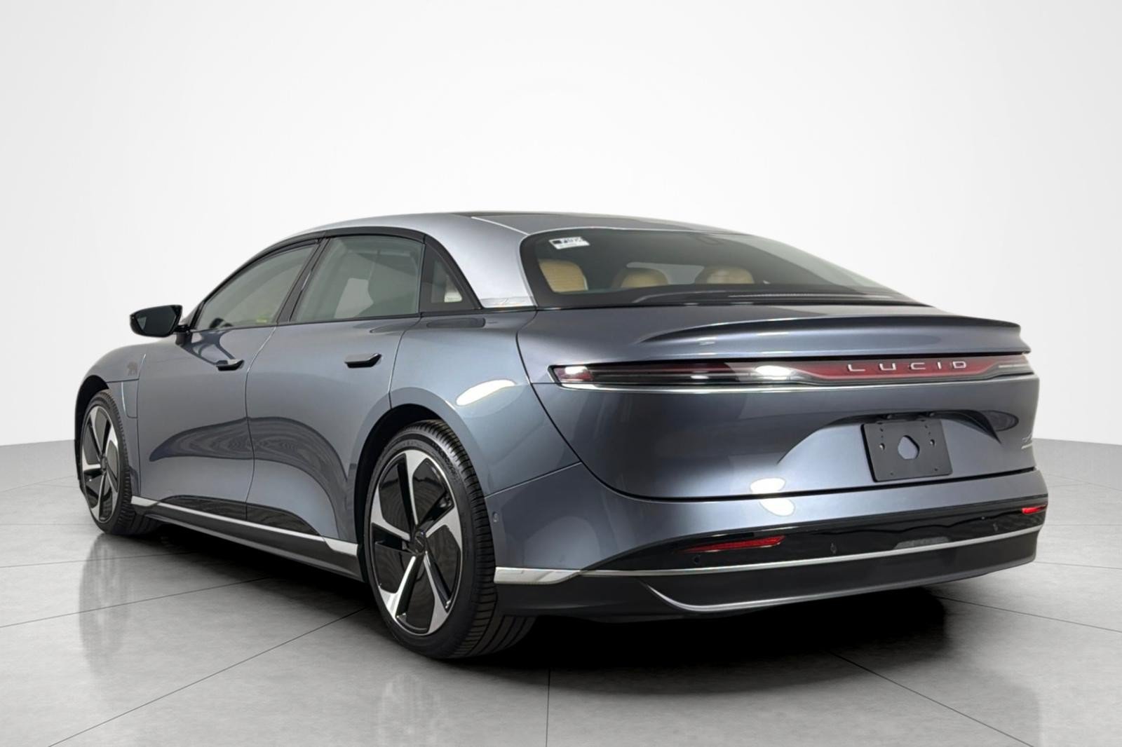 Used 2025 Lucid Air Touring AWD/4WD image 3