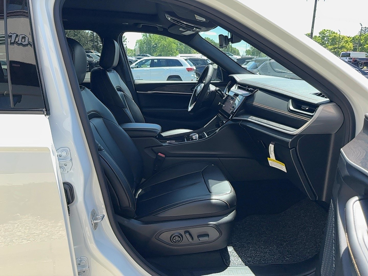 New 2026 Jeep Grand Cherokee L Limited AWD/4WD image 7