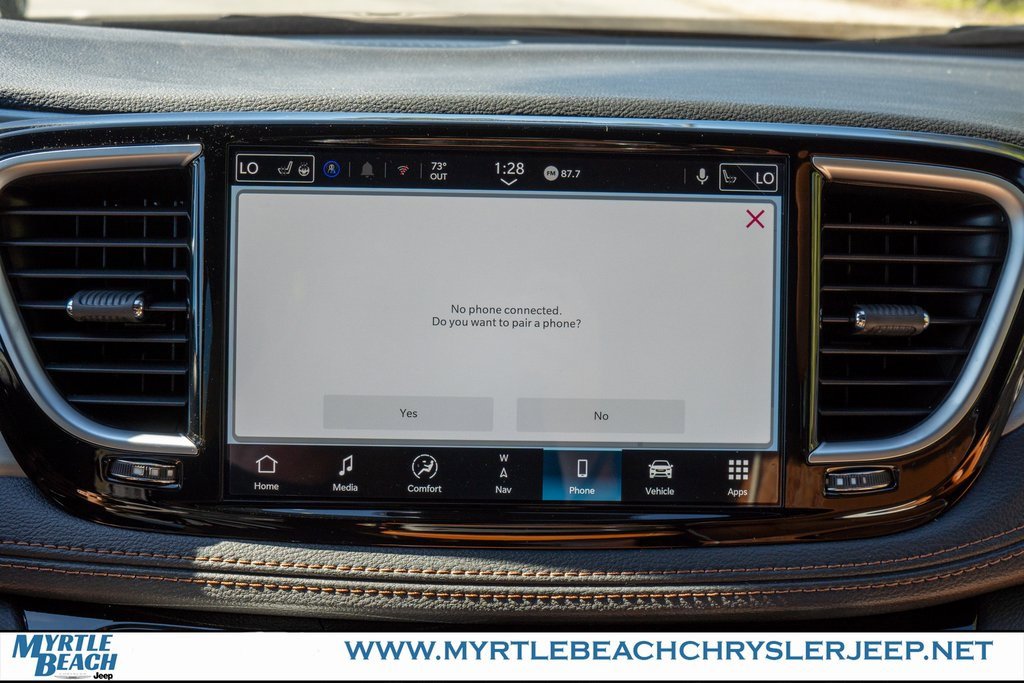 New 2026 Chrysler Pacifica Pinnacle image 21