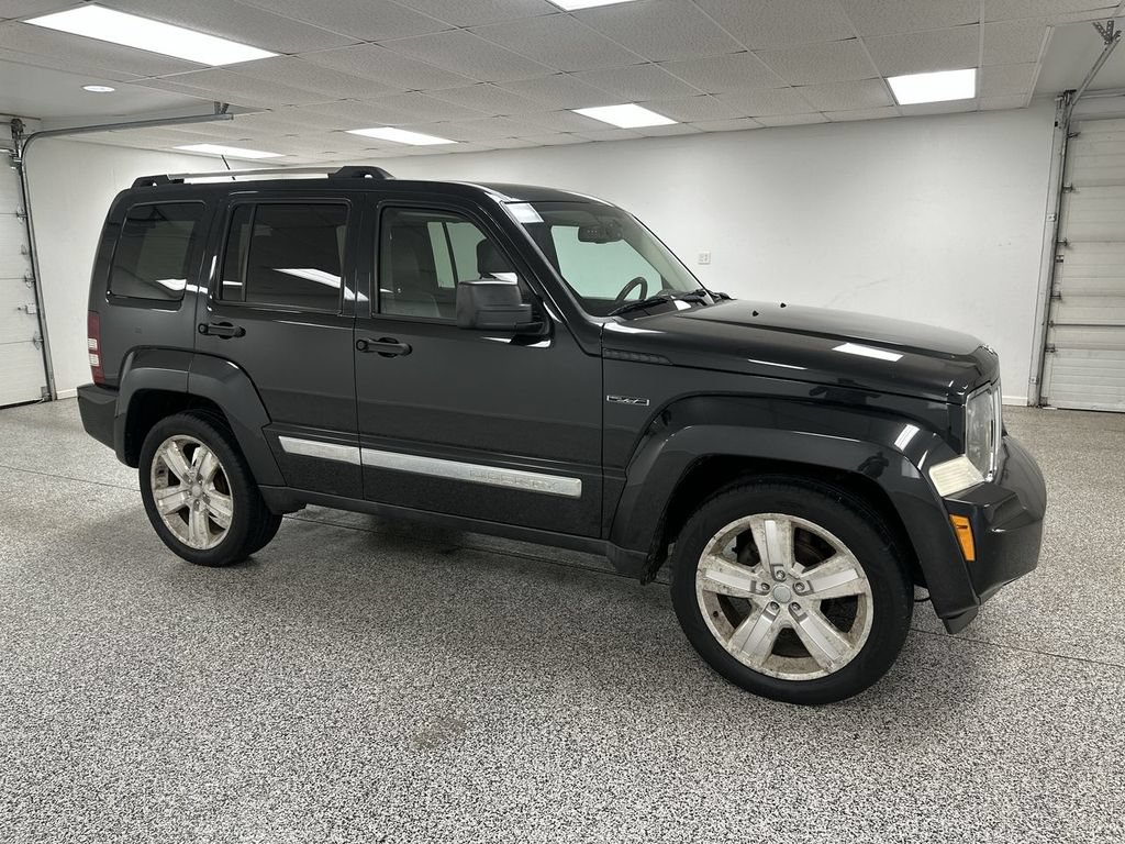 Used 2012 Jeep Liberty Limited Jet AWD/4WD image 2