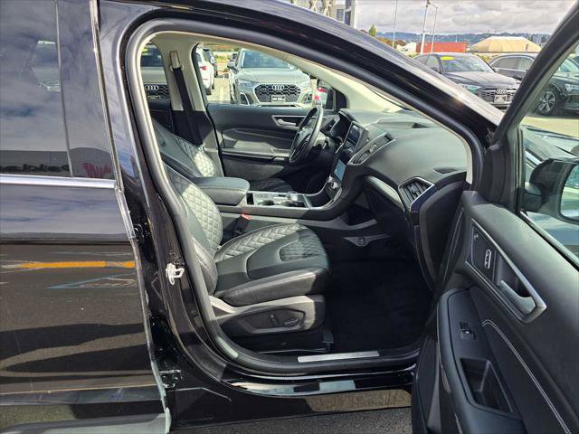 Used 2024 Ford Edge Titanium image 11