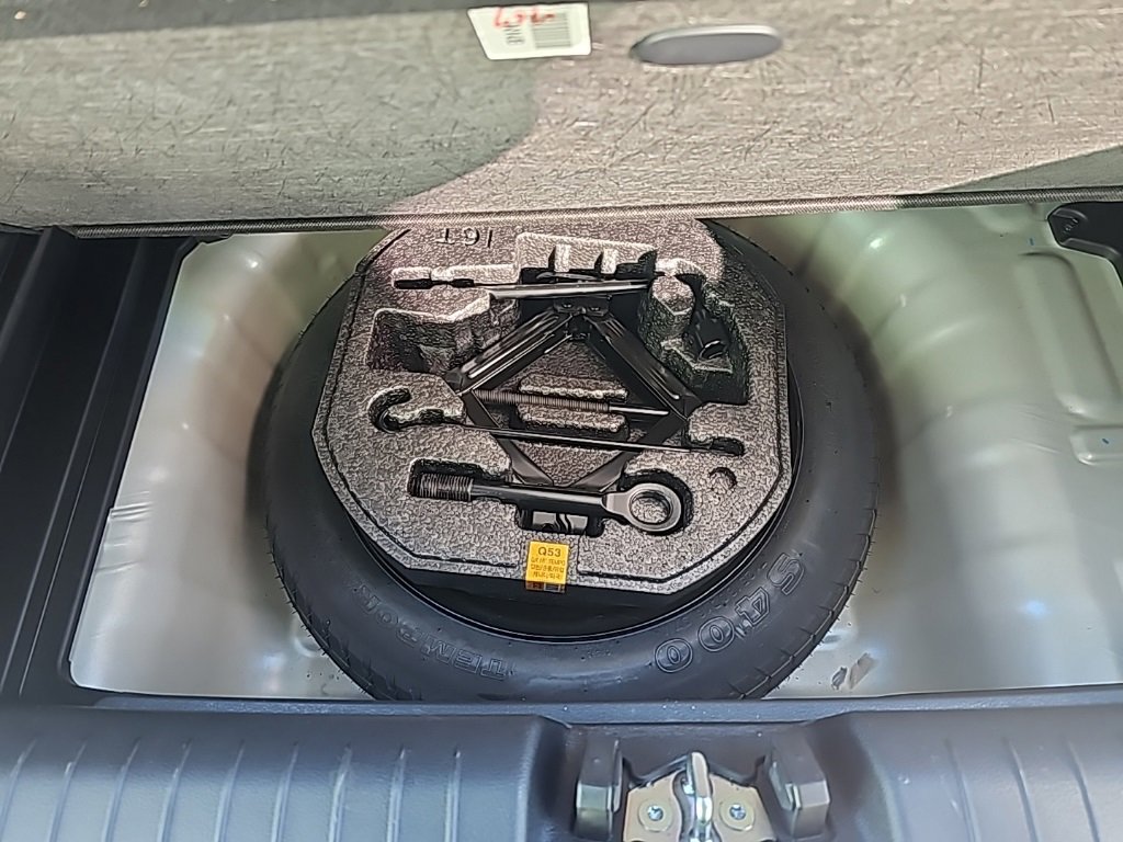 Certified 2023 Hyundai Venue SEL image 32