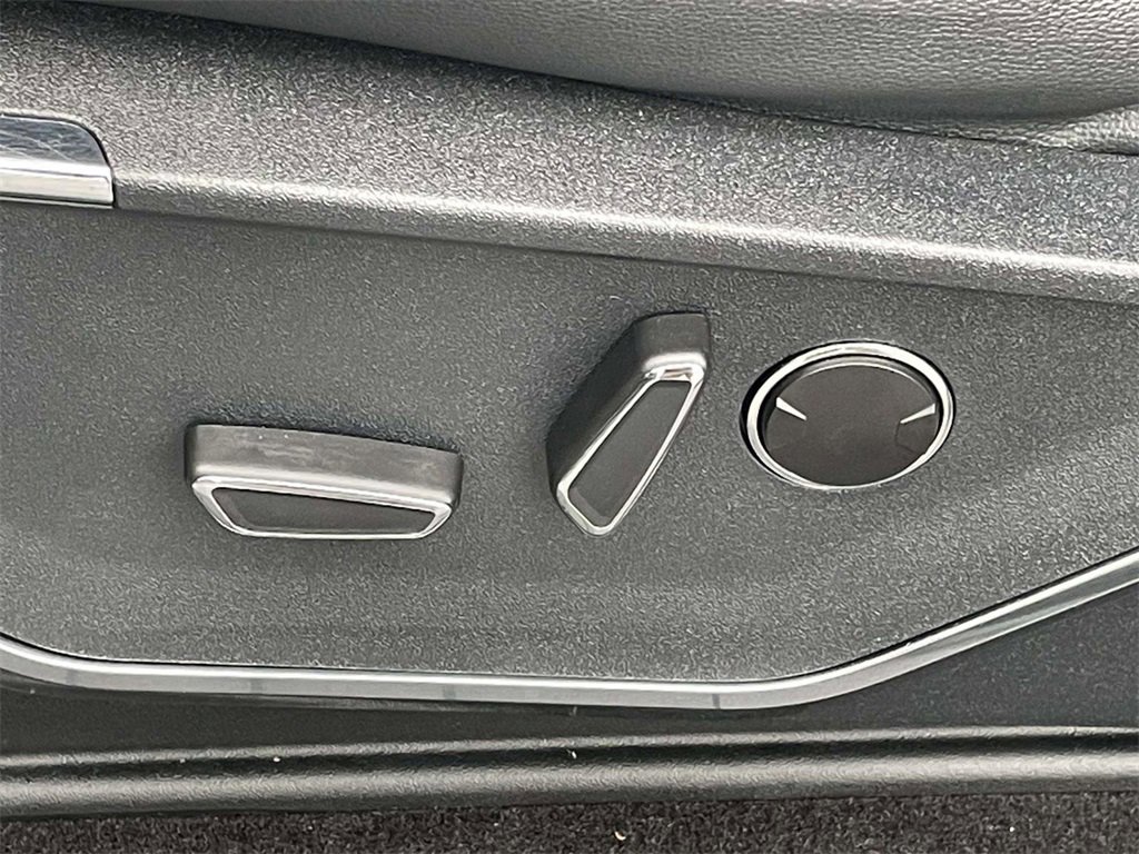 Used 2023 Ford F150 Lariat w/ Equipment Group 502A High image 14