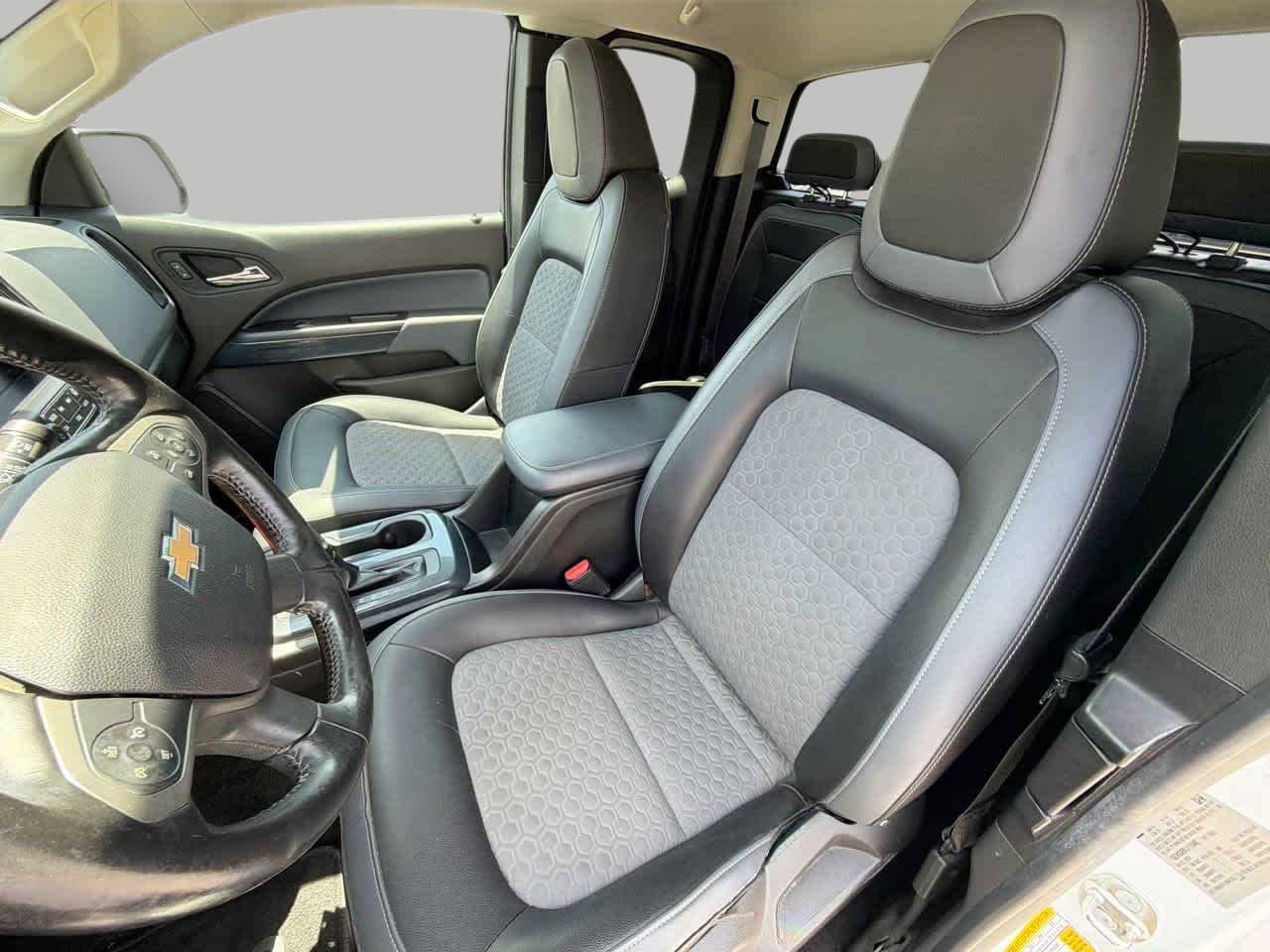 Used 2018 Chevrolet Colorado Z71 RWD image 16