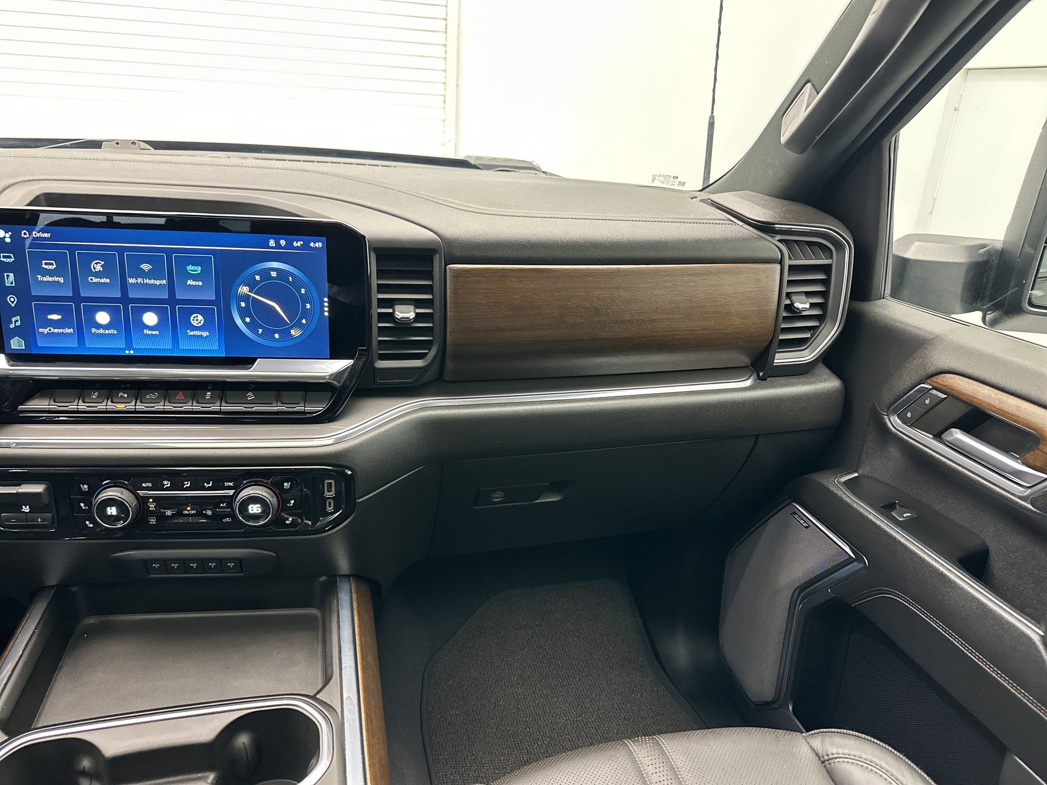 Certified 2024 Chevrolet Silverado 2500 High Country w/ Midnight Edition image 28