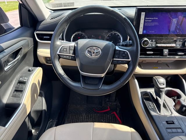 Used 2023 Toyota Highlander XLE AWD/4WD image 20