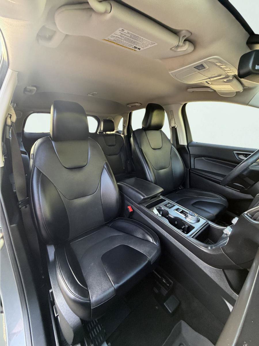 Used 2022 Ford Edge Titanium w/ Equipment Group 301A AWD/4WD image 25