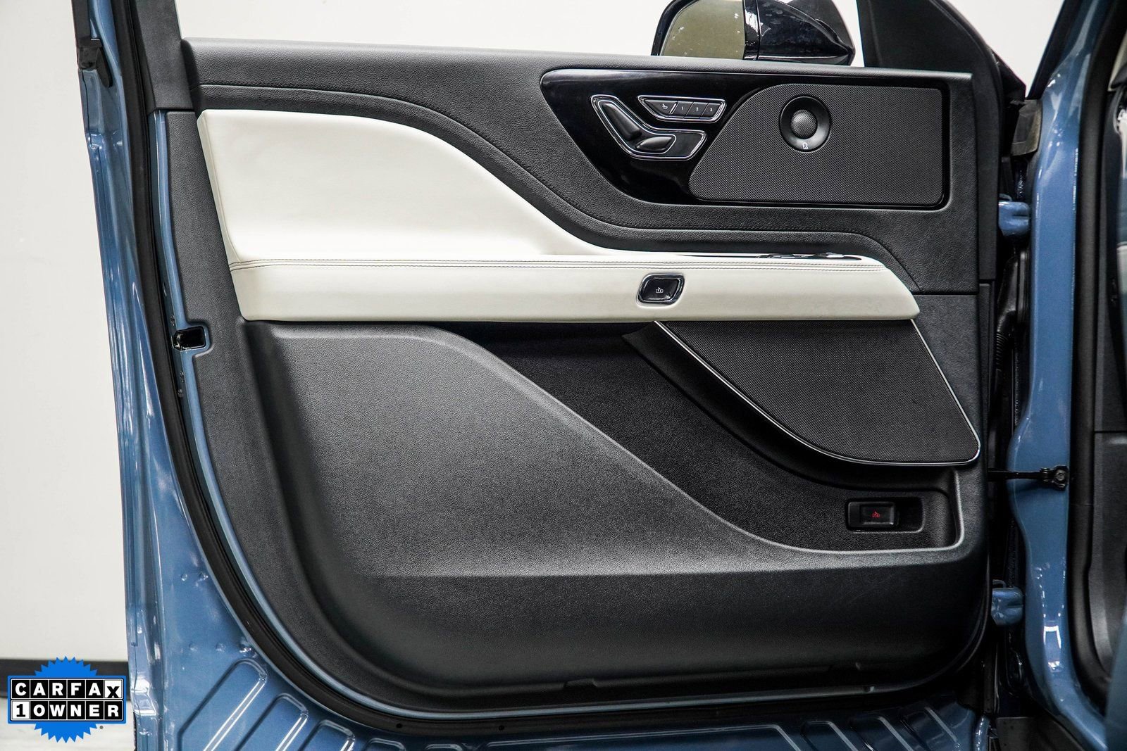 Used 2025 Lincoln Aviator Reserve image 35