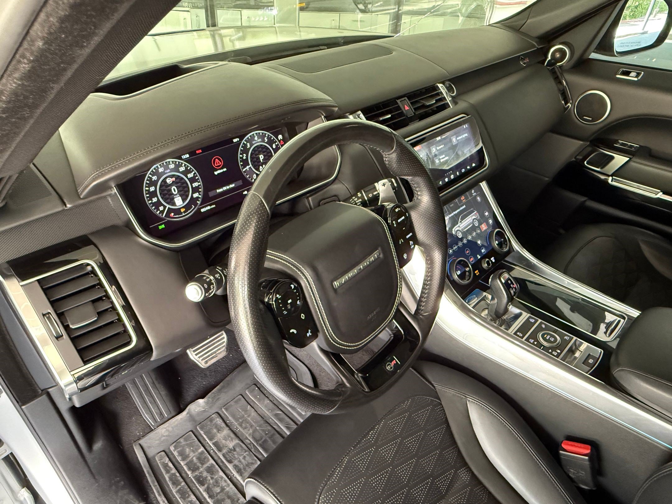 Used 2020 Land Rover Range Rover Sport SVR AWD/4WD image 4