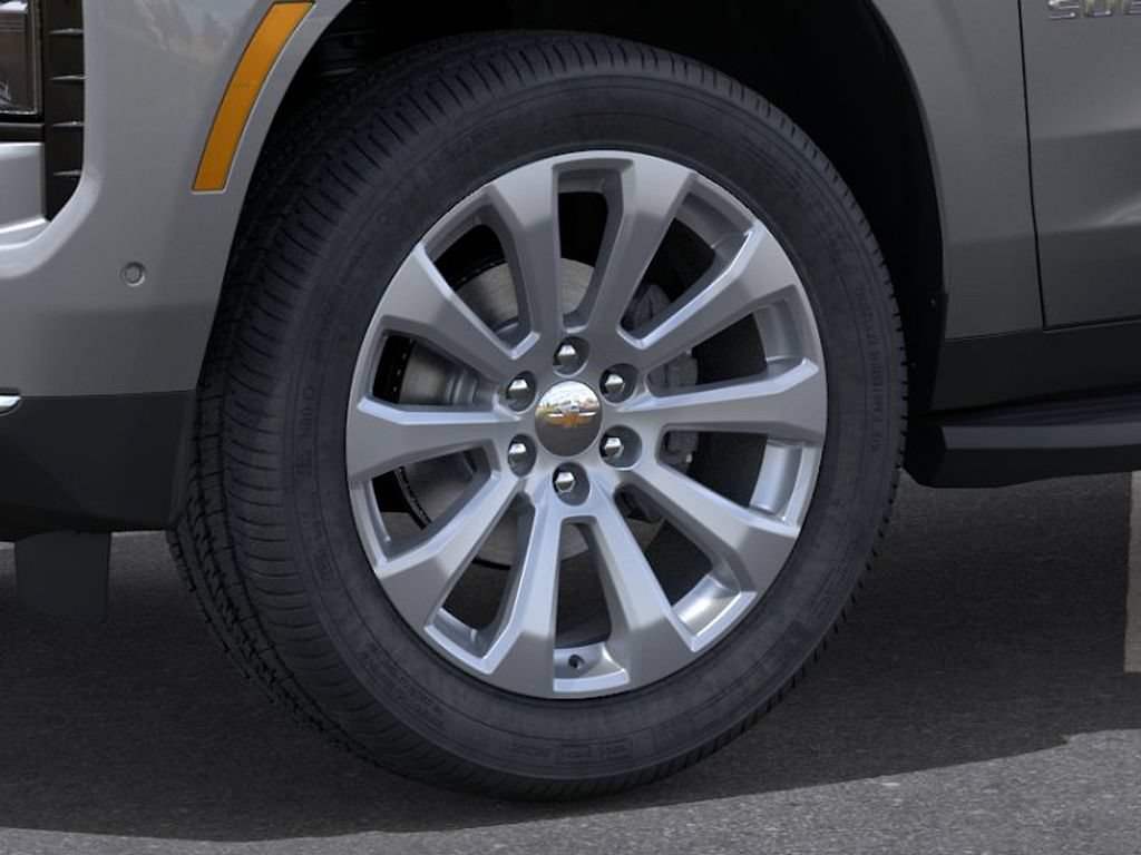 New 2026 Chevrolet Suburban Premier w/ Sun And Tow Package AWD/4WD image 9