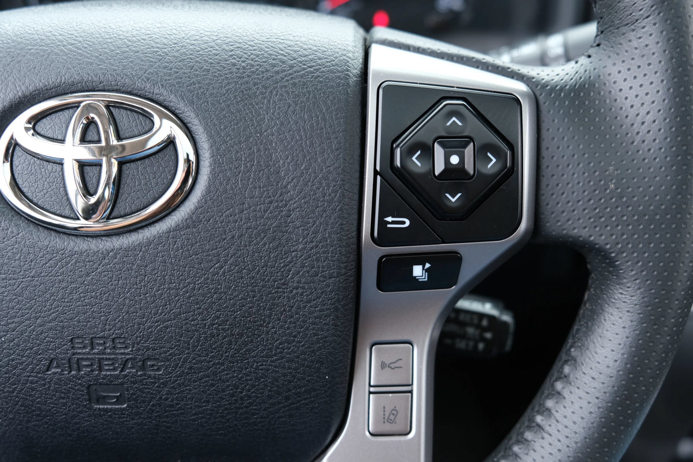 Used 2022 Toyota 4Runner SR5 Premium w/ Moonroof Package AWD/4WD image 27