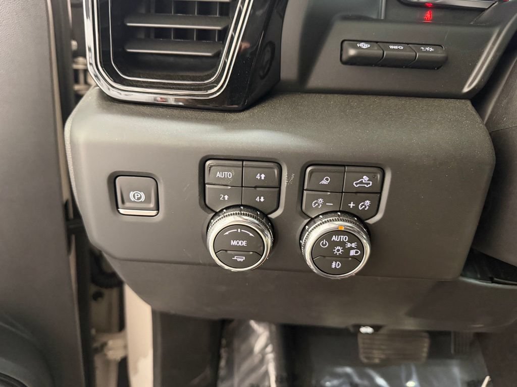New 2026 GMC Sierra 1500 AT4 w/ AT4 Premium Package AWD/4WD image 14