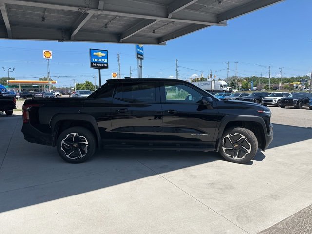 New 2026 Chevrolet Silverado EV LT image 4