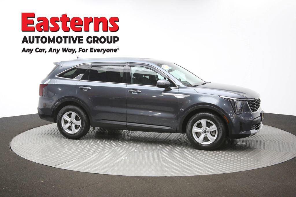 Used 2024 Kia Sorento LX FWD image 47