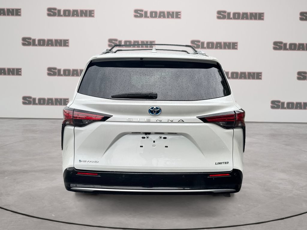Used 2025 Toyota Sienna Limited AWD/4WD image 4