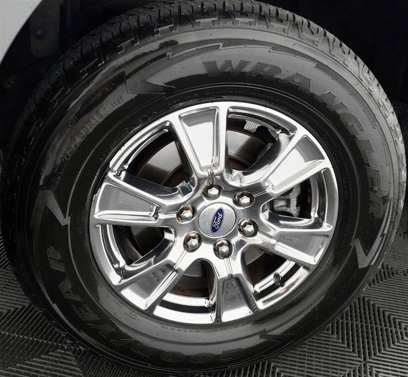 Used 2015 Ford F150 XLT w/ Equipment Group 302A Luxury AWD/4WD image 3