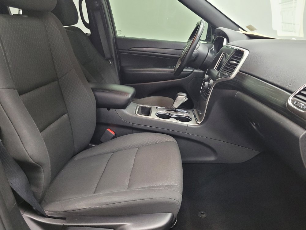 Used 2019 Jeep Grand Cherokee Laredo image 21