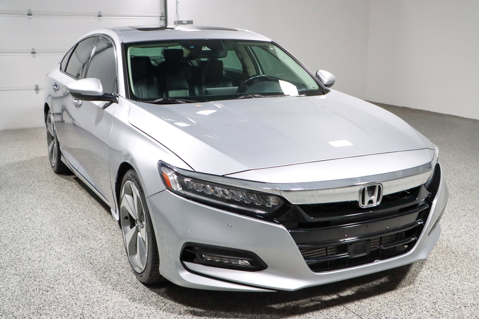 Used 2019 Honda Accord Touring image 5