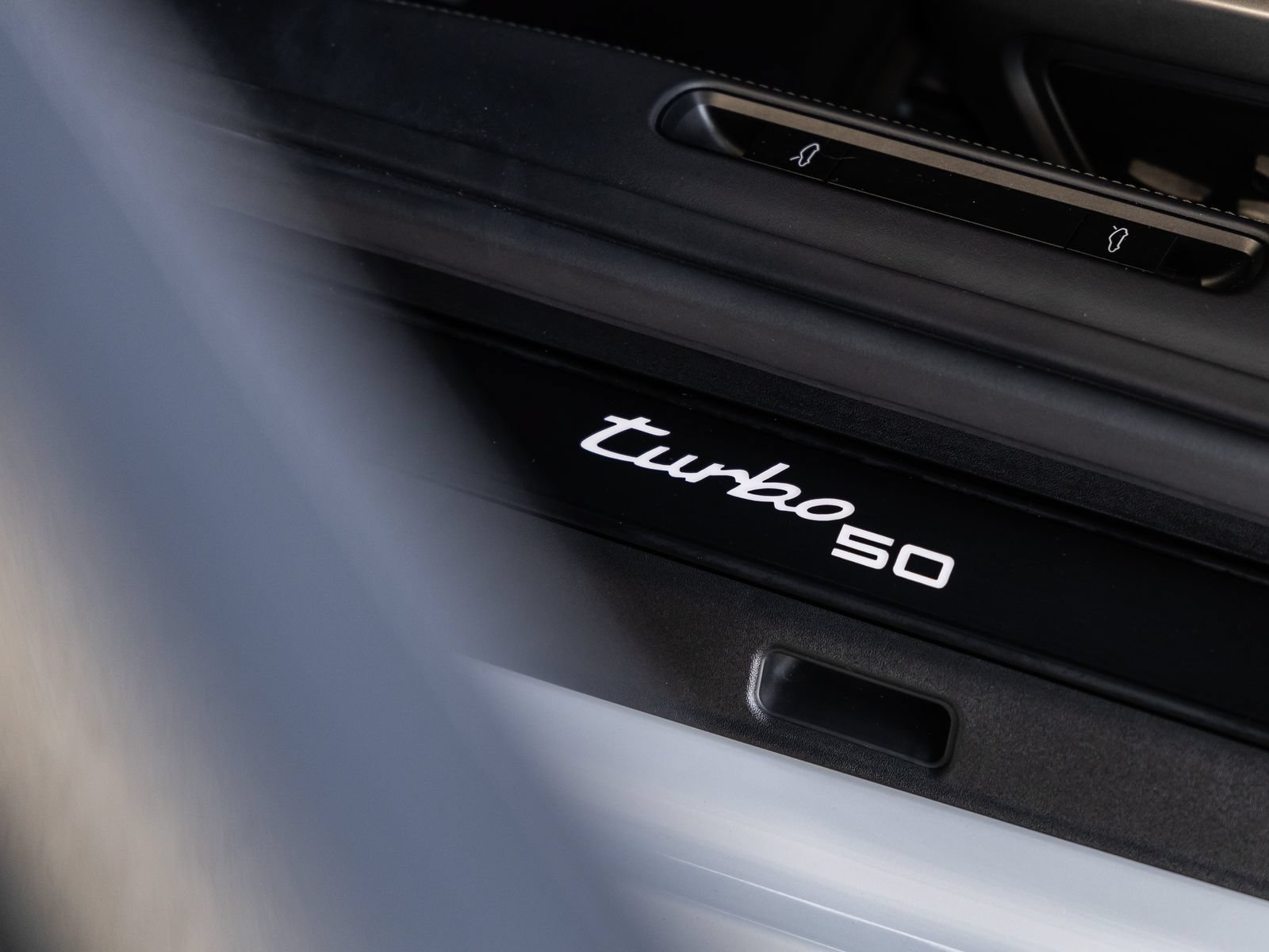 Certified 2025 Porsche 911 Turbo S AWD/4WD image 40